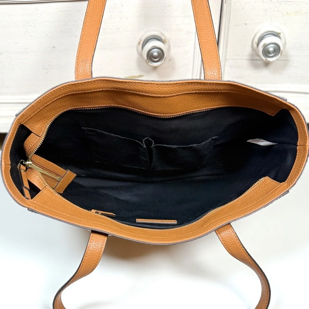 Marc Jacobs Jordan Pebbled Leather Tote - Picture 8 of 9